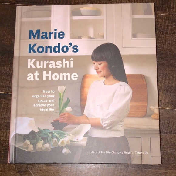 Marie Kondos tidy up minimalist coffee table hardcover book - Picture 11 of 11